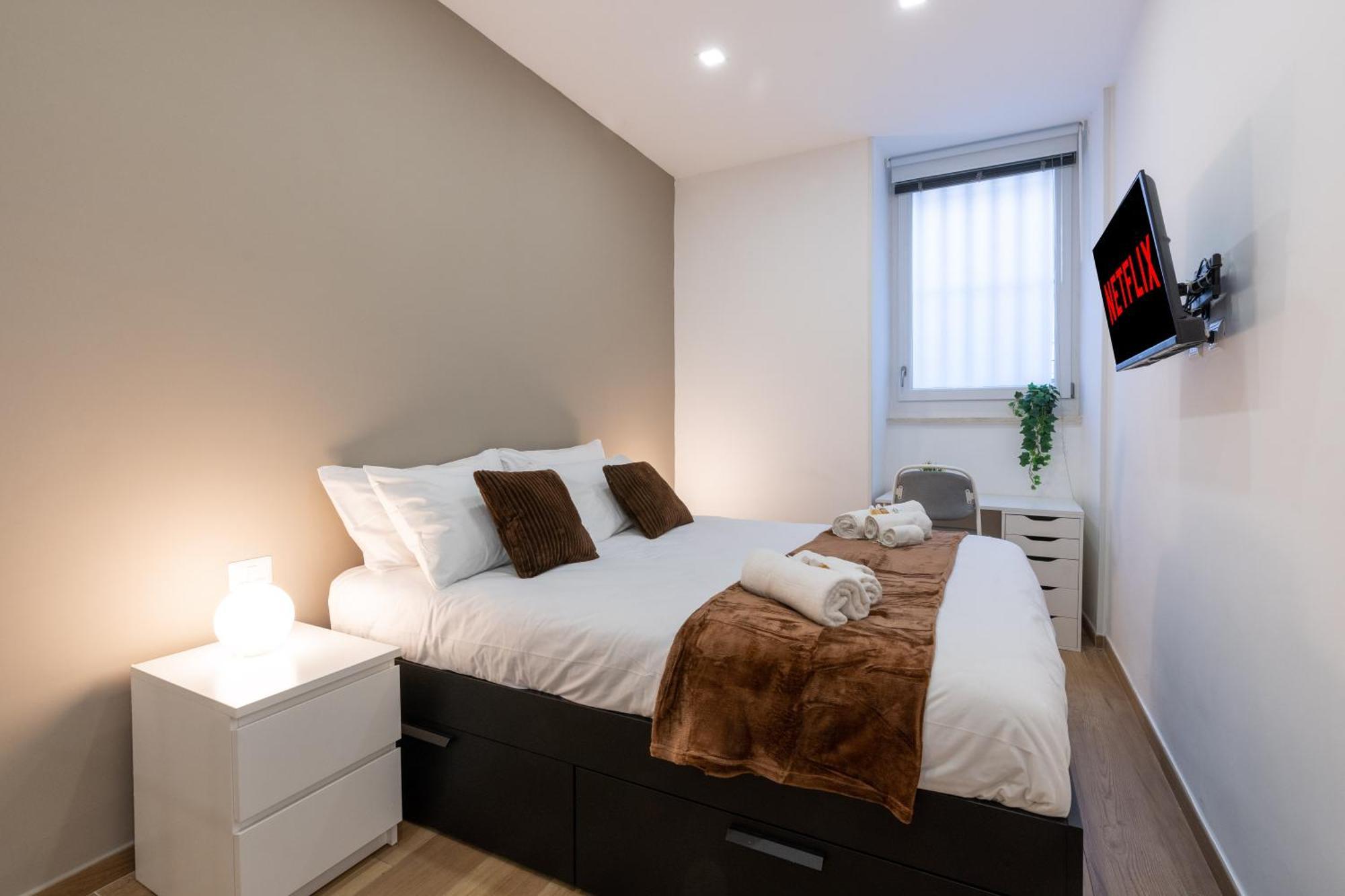 {10 Minutes From Centre} Free Wi-fi & Netflix *