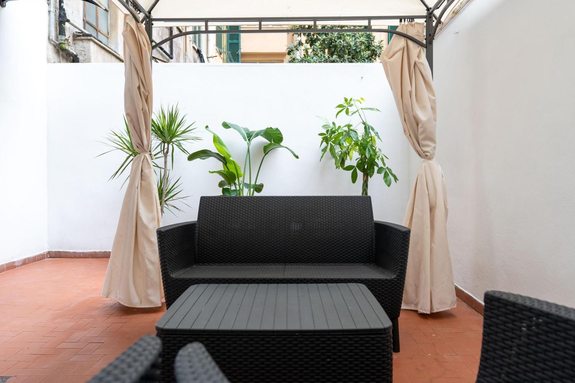 {10 Minutes From Centre} Free Wi-fi & Netflix *