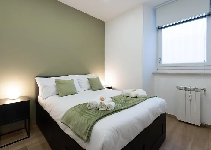 {10 Minutes From Centre} Free Wi-Fi & Netflix